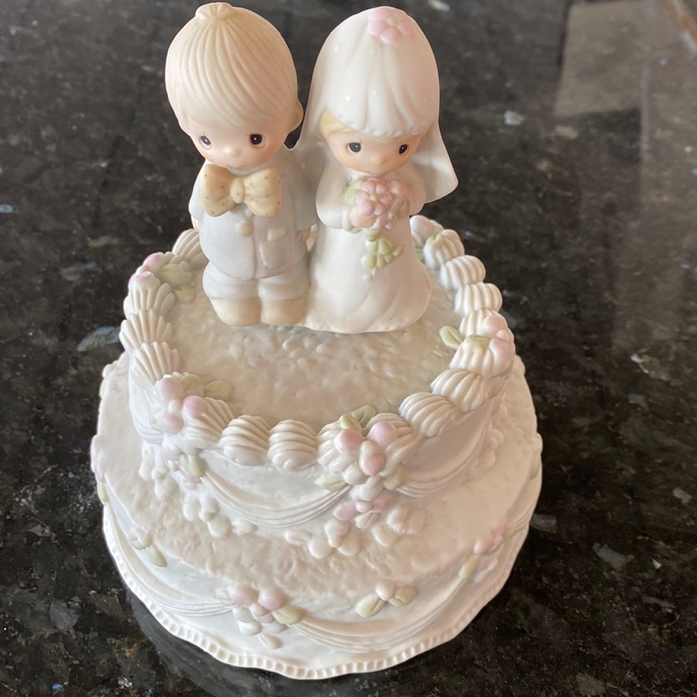 Precious Moments Wedding Cake Music Box